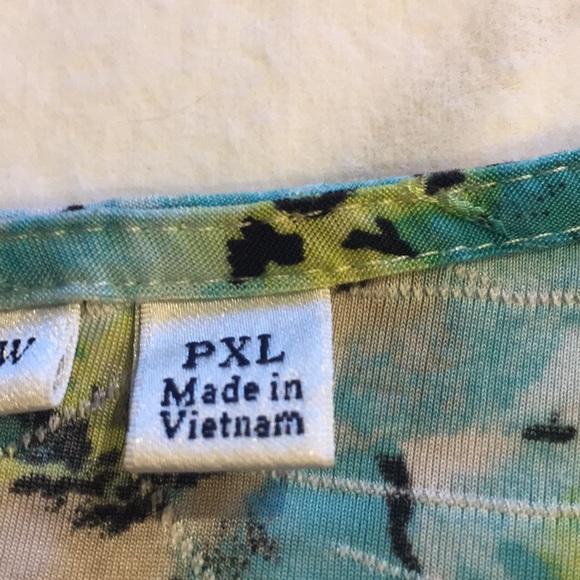 Croft & Barrow Women’s Shirt - Picture 5 of 5